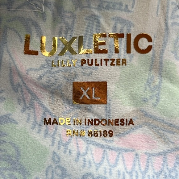 NWT Lilly Pulitzer Green and Pink Back Court UPF50 Athletic Shorts. XL - Picture 3 of 11